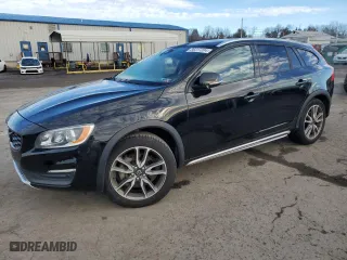 2016 Volvo V60 Cross Country T5 with VIN YV4612HK0G1012451, listed as a Copart auction lot 86317204 with 51,808 mi miles and Salvage Title. Bid and sale history available at carsss.com. Image 1.