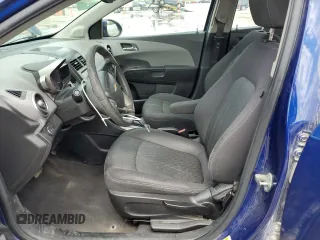 2014 Chevrolet Sonic LT z VIN 1G1JC5SH6E4156225, wystawiony jako Copart lot #54017215 z przebiegiem 161 854 mil mil oraz Szkoda całkowita • Salvage title. Historia ofert i sprzedaży dostępna na DreamBid. Obrazek 7.