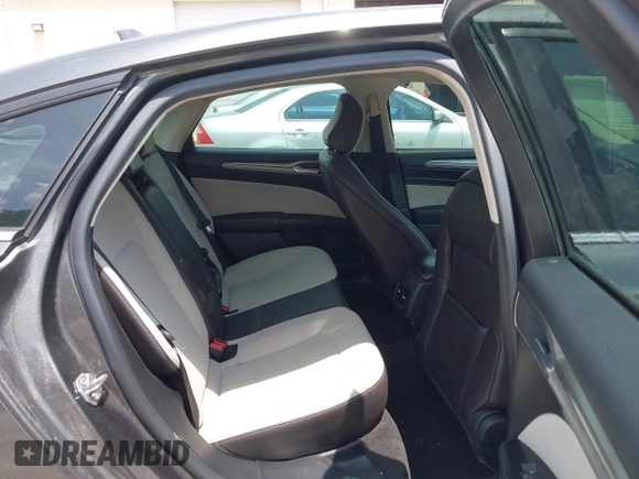 2020 Ford Fusion SE z VIN 3FA6P0HD6LR160147, wystawiony jako IAAI lot #42499983 z przebiegiem 73 971 mil mil oraz . Historia ofert i sprzedaży dostępna na DreamBid. Obrazek 8.
