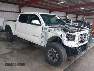 2023 Toyota Tacoma SR5 z VIN 3TMDZ5BN2PM157338, wystawiony jako IAAI lot #41579842 z przebiegiem 9 298 mil mil oraz . Historia ofert i sprzedaży dostępna na DreamBid. Obrazek 1.