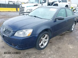 2005 Nissan Altima 3.5 SE with VIN 1N4BL11D65N406405, listed as a IAAI auction lot 41913724 with 236,756 mi miles. Bid and sale history available at carsss.com. Image 2.