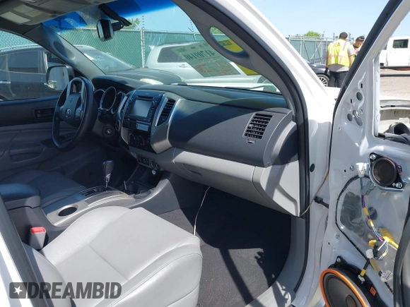 2013 Toyota Tacoma with VIN 3TMLU4EN9DM113137, listed as a IAAI auction lot 41709140 with 57,704 mi miles and . Bid and sale history available at DreamBid. Image 5.