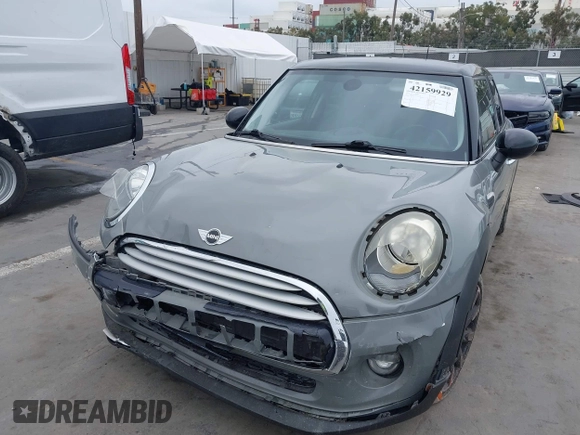 2015 MINI Hardtop 4 Door with VIN WMWXS5C57FT832162, listed as a IAAI auction lot 42159929 with 117,683 mi miles and . Bid and sale history available at DreamBid. Image 6.