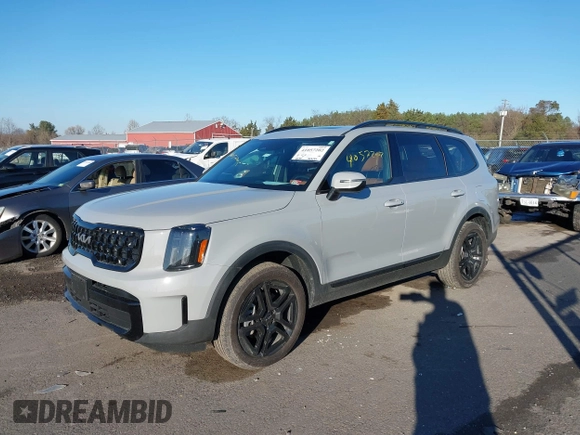 2024 Kia Telluride EX with VIN 5XYP3DGC7RG467467, listed as a IAAI auction lot 41057202 with 8,255 mi miles and . Bid and sale history available at carsss.com. Image 17.