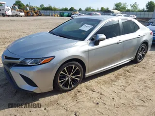 2018 Toyota Camry LE z VIN JTNB11HK7J3045966, wystawiony jako IAAI lot #42069246 z przebiegiem 138 960 mil mil oraz . Historia ofert i sprzedaży dostępna na DreamBid. Obrazek 17.
