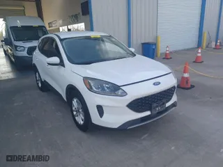 2020 Ford Escape SE with VIN 1FMCU0G66LUB80590, listed as a IAAI auction lot 41967771 with 135,732 mi miles. Bid and sale history available at carsss.com. Image 1.