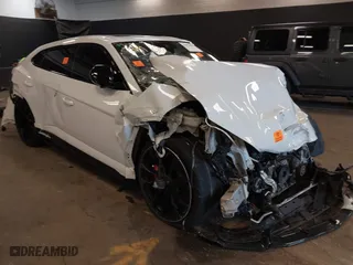 2019 Lamborghini Urus with VIN ZPBUA1ZL2KLA02084, listed as a IAAI auction lot 41953004 with 9,279 mi miles. Bid and sale history available at carsss.com. Image 6.