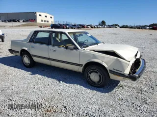 1985 Chevrolet Celebrity z VIN 1G1AW19R8F6308705, wystawiony jako Copart lot #42148305 z przebiegiem 91 840 mil mil oraz Nie do naprawy. Historia ofert i sprzedaży dostępna na DreamBid. Obrazek 4.