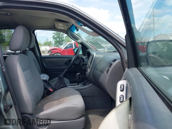 2006 Ford Escape XLT with VIN 1FMYU93186KA84383, listed as a IAAI auction lot 42218782 with 216,521 mi miles and . Bid and sale history available at DreamBid. Image 5.