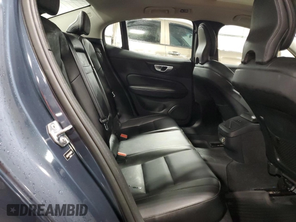 2019 Volvo S60 Momentum with VIN 7JRA22TK1KG001516, listed as a Copart auction lot 82904434 with 33,912 mi miles and Salvage Title. Bid and sale history available at carsss.com. Image 10.