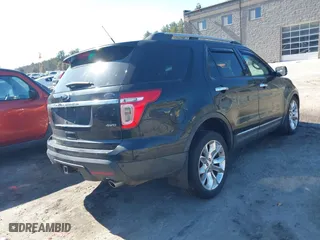 2014 Ford Explorer XLT with VIN 1FM5K8D87EGA15409, listed as a IAAI auction lot 41768883 with 121,207 mi miles. Bid and sale history available at carsss.com. Image 4.