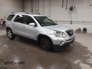 2011 GMC Acadia SLT1 with VIN 1GKKVRED3BJ411906, listed as a IAAI auction lot 41139873 with 197,267 mi miles. Bid and sale history available at carsss.com. Image 1.