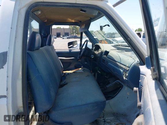 1994 Ford F-150 with VIN 1FTEF14Y9RLA15960, listed as a IAAI auction lot 42414742 with 161,926 mi miles and . Bid and sale history available at DreamBid. Image 8.