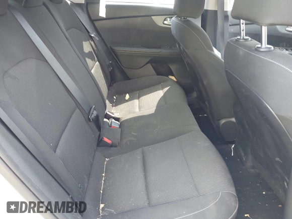 2021 Kia Forte LXS с VIN 3KPF24AD6ME288942, выставлен на аукционе IAAI как лот 42315603 с пробегом 131 843 миль миль и . История ставок и продаж доступна на DreamBid. Изображение 8.
