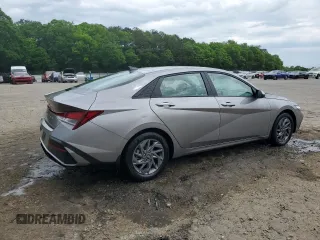 2024 Hyundai Elantra SEL z VIN KMHLM4DG7RU706206, wystawiony jako Copart lot #54076825 z przebiegiem 41 584 mil mil oraz Szkoda całkowita • Salvage title. Historia ofert i sprzedaży dostępna na DreamBid. Obrazek 3.