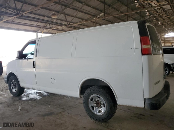 2007 GMC Savana Cargo Van with VIN 1GTGG25V871170136, listed as a Copart auction lot 41338065 with 133,791 mi miles and Clean Title. Bid and sale history available at carsss.com. Image 2.