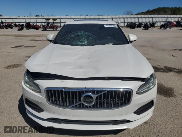 2018 Volvo S90 Momentum with VIN LVY982MK3JP024026, listed as a Copart auction lot 45590905 with 82,121 mi miles and Salvage Title. Bid and sale history available at carsss.com. Image 5.