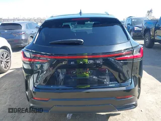 2025 Lexus NX 350h z VIN 2T2AKCEZ5SC035967, wystawiony jako IAAI lot #42301335 z przebiegiem 29 027 mil mil oraz . Historia ofert i sprzedaży dostępna na DreamBid. Obrazek 17.