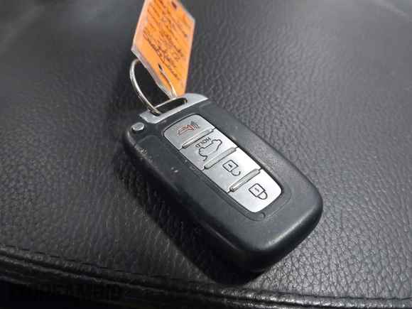 2013 Kia Sorento SX with VIN 5XYKWDA23DG375072, listed as a IAAI auction lot 41259538 with 147,871 mi miles. Bid and sale history available at carsss.com. Image 11.