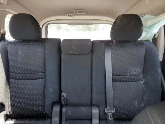 2017 Nissan Rogue SV z VIN KNMAT2MT4HP582487, wystawiony jako Copart lot #53445815 z przebiegiem Nie podano mil oraz Czysty tytuł • Clean title. Historia ofert i sprzedaży dostępna na DreamBid. Obrazek 10.