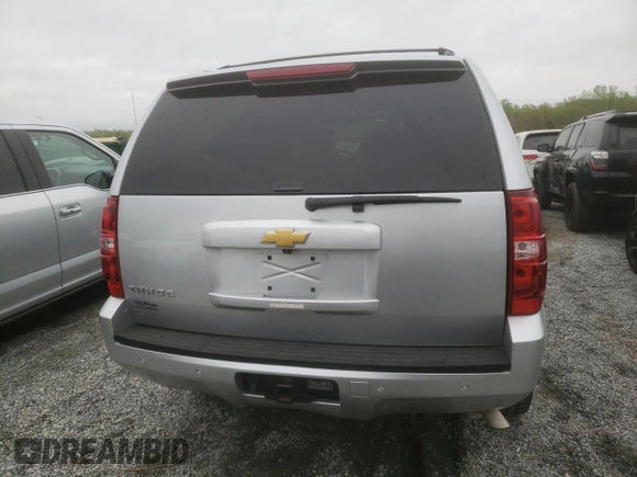2013 Chevrolet Tahoe LT z VIN 1GNSCBE01DR172941, wystawiony jako Copart lot #51650255 z przebiegiem 110 706 mil mil oraz Szkoda całkowita • Salvage title. Historia ofert i sprzedaży dostępna na DreamBid. Obrazek 6.