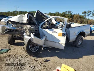 2000 Ford F-250 XL with VIN 1FTNX20S2YEE37396, listed as a Copart auction lot 88545865 with 204,769 mi miles and Salvage title. Bid and sale history available at DreamBid. Image 1.
