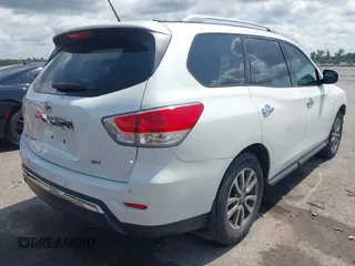 2016 Nissan Pathfinder S with VIN 5N1AR2MN7GC670676, listed as a IAAI auction lot 42391995 with 165,391 mi miles and . Bid and sale history available at DreamBid. Image 4.