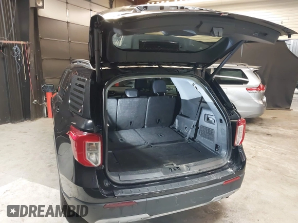 2023 Ford Explorer XLT with VIN 1FMSK8DHXPGC42017, listed as a IAAI auction lot 42009972 with 16,945 mi miles and . Bid and sale history available at DreamBid. Image 3.