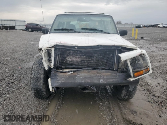 2000 Jeep Cherokee with VIN 1J4FF48S1YL174377, listed as a Copart auction lot 50032345 with 204,234 mi miles and Salvage title. Bid and sale history available at DreamBid. Image 5.