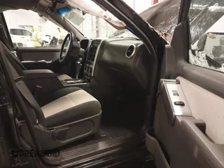 2008 Mercury Mountaineer z VIN 4M2EU47E78UJ16538, wystawiony jako IAAI lot #41322169 z przebiegiem 119 007 mil mil oraz . Historia ofert i sprzedaży dostępna na DreamBid. Obrazek 5.