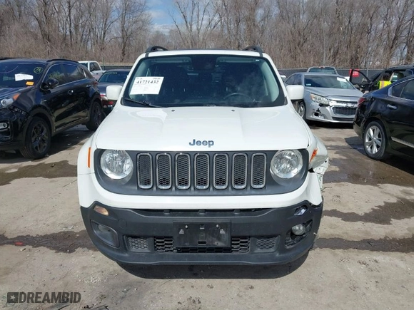 2016 Jeep Renegade Latitude with VIN ZACCJBBT2GPC57498, listed as a IAAI auction lot 41721432 with 158,216 mi miles. Bid and sale history available at carsss.com. Image 12.
