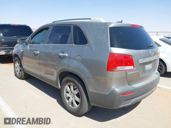 2013 Kia Sorento LX with VIN 5XYKTDA20DG346430, listed as a IAAI auction lot 42180778 with 166,275 mi miles. Bid and sale history available at carsss.com. Image 3.