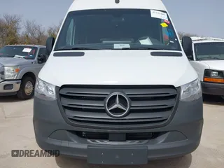 2024 Mercedes-Benz Sprinter Passenger with VIN W1Z4KFHY4RP738548, listed as a IAAI auction lot 41742408 with 4,299 mi miles. Bid and sale history available at carsss.com. Image 6.