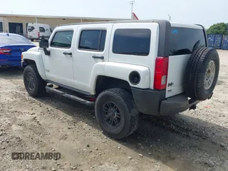 2006 Hummer H3 z VIN 5GTDN136468143142, wystawiony jako IAAI lot #42251550 z przebiegiem Nie podano mil oraz . Historia ofert i sprzedaży dostępna na DreamBid. Obrazek 3.