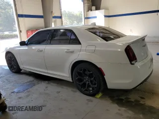 2020 Chrysler 300 S z VIN 2C3CCABT9LH181069, wystawiony jako Copart lot #76281354 z przebiegiem 66 773 mil mil oraz Szkoda całkowita • Salvage title. Historia ofert i sprzedaży dostępna na DreamBid. Obrazek 2.