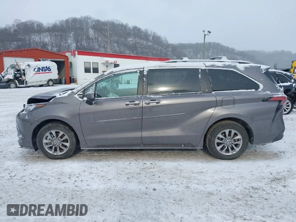 2022 Toyota Sienna XLE with VIN 5TDYRKEC4NS120170, listed as a IAAI auction lot 41630234 with 42,956 mi miles and . Bid and sale history available at DreamBid. Image 14.