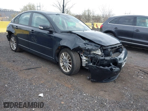 2009 Volvo S40 2.4L z VIN YV1MS390692463515, wystawiony jako IAAI lot #41977823 z przebiegiem 75 899 mil mil oraz . Historia ofert i sprzedaży dostępna na DreamBid. Obrazek 1.