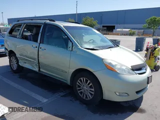 2010 Toyota Sienna XLE z VIN 5TDDK4CC6AS028764, wystawiony jako IAAI lot #42179842 z przebiegiem 173 633 mil mil oraz . Historia ofert i sprzedaży dostępna na DreamBid. Obrazek 1.