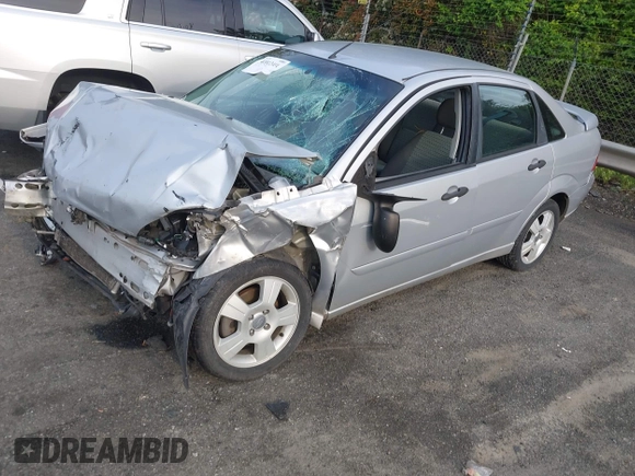2006 Ford Focus S with VIN 1FAFP34N46W158088, listed as a IAAI auction lot 42012451 with 190,222 mi miles and . Bid and sale history available at carsss.com. Image 2.