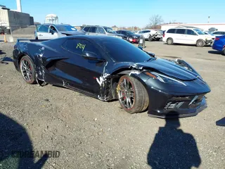 2023 Chevrolet Corvette 3LT z VIN 1G1YC3D47P5503295, wystawiony jako IAAI lot #40878124 z przebiegiem 9 479 mil mil oraz . Historia ofert i sprzedaży dostępna na DreamBid. Obrazek 1.