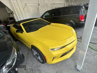 2017 Chevrolet Camaro 1LT z VIN 1G1FB3DS4H0197504, wystawiony jako Copart lot #54631635 z przebiegiem 60 281 mil mil oraz Szkoda całkowita • Salvage title. Historia ofert i sprzedaży dostępna na DreamBid. Obrazek 1.
