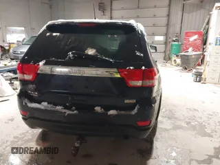 2011 Jeep Grand Cherokee Laredo with VIN 1J4RR4GG3BC640075, listed as a IAAI auction lot 41712754 with 190,199 mi miles. Bid and sale history available at carsss.com. Image 16.