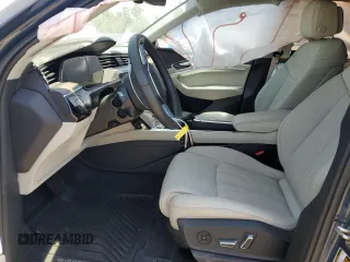 2024 Audi Q8 e-tron z VIN WA16AAGE4RB051463, wystawiony jako Copart lot #55693475 z przebiegiem Nie podano mil oraz Szkoda całkowita • Salvage title. Historia ofert i sprzedaży dostępna na DreamBid. Obrazek 7.
