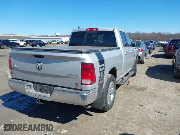 2018 Ram 1500 Big Horn z VIN 1C6RR7GG6JS310482, wystawiony jako IAAI lot #41779744 z przebiegiem 74 548 mil mil oraz . Historia ofert i sprzedaży dostępna na DreamBid. Obrazek 4.
