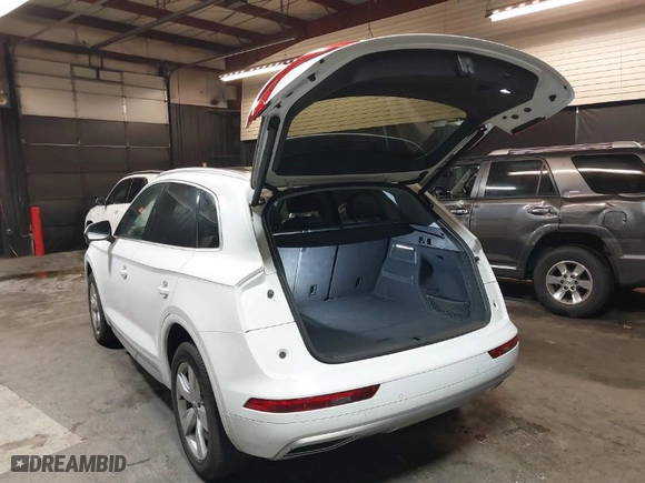 2018 Audi Q5 Premium Plus with VIN WA1BNAFY8J2053400, listed as a IAAI auction lot 41776252 with 104,140 mi miles. Bid and sale history available at carsss.com. Image 3.