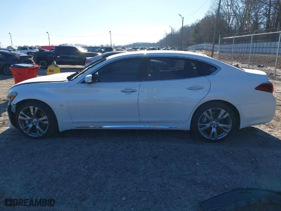 2019 Infiniti Q70L 3.7 LUXE with VIN JN1BY1PP0KM685089, listed as a IAAI auction lot 41277245 with NaN miles. Bid and sale history available at carsss.com. Image 15.