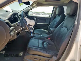 2015 Chevrolet Traverse LT z VIN 1GNKVHKD1FJ324447, wystawiony jako Copart lot #60362725 z przebiegiem 107 863 mil mil oraz Szkoda całkowita • Salvage title. Historia ofert i sprzedaży dostępna na DreamBid. Obrazek 7.