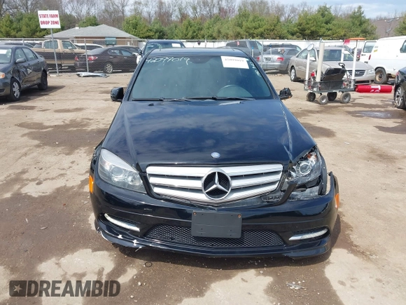 2011 Mercedes-Benz C 300 Sport z VIN WDDGF8BB0BR187349, wystawiony jako IAAI lot #42099019 z przebiegiem 152 338 mil mil oraz . Historia ofert i sprzedaży dostępna na DreamBid. Obrazek 12.