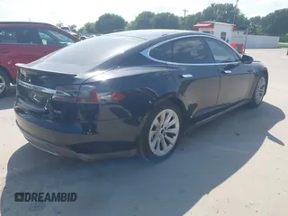 2013 Tesla Model S Performance с VIN 5YJSA1CP7DFP25848, выставлен на аукционе IAAI как лот 42511007 с пробегом 144 321 миль миль и . История ставок и продаж доступна на DreamBid. Изображение 4.