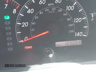2005 Toyota Camry LE z VIN 4T1BE30K65U592500, wystawiony jako IAAI lot #42373718 z przebiegiem 189 054 mil mil oraz . Historia ofert i sprzedaży dostępna na DreamBid. Obrazek 15.